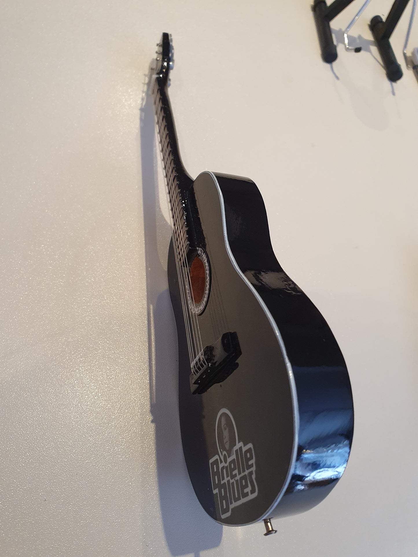 MINIATUUR ACCOUSIC BRIELLE BLUES ltd.