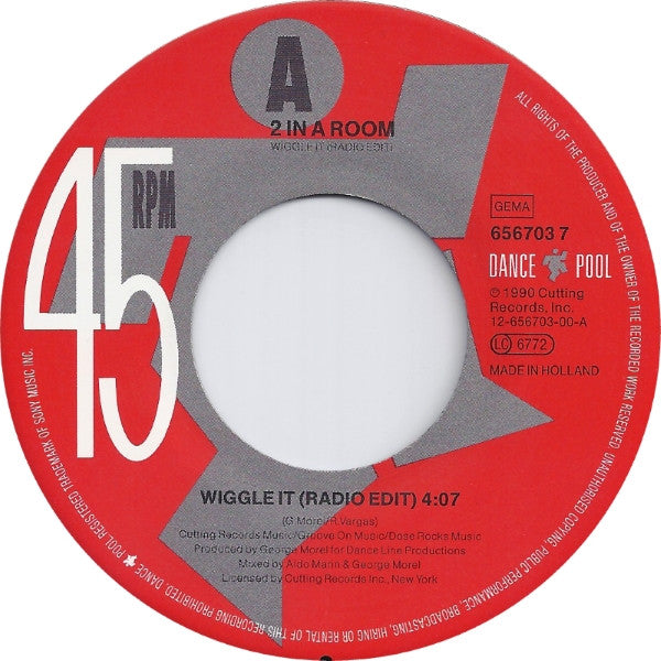 2 In A Room : Wiggle It (7",45 RPM,Single)