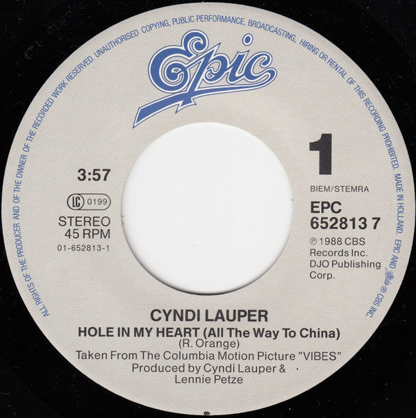 Cyndi Lauper : Hole In My Heart (All The Way To China) (7",45 RPM,Single,Stereo)