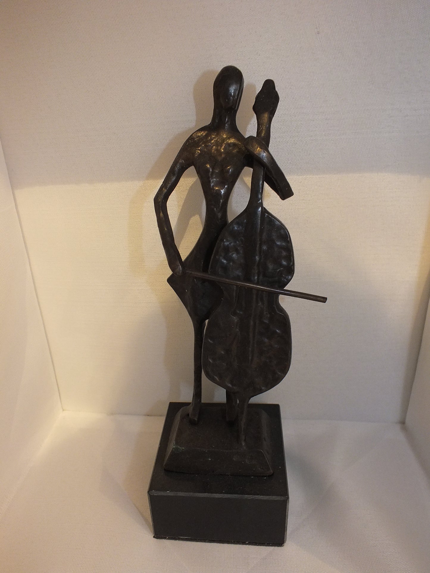 Bronzen beeld Cello